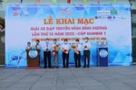 Khởi động chặng đua đầu tiên mùa giải xe đạp truyền hình Bình Dương lần thứ IX