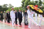 Lãnh đạo Đảng, Nhà nước dâng hương tưởng niệm các anh hùng liệt sĩ