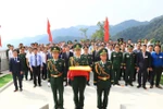 Lễ thượng cờ và gắn biển công trình Cột cờ A Pa Chải