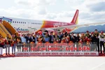 Tàu bay mang biểu tượng du lịch Thành phố Hồ Chí Minh đáp xuống Điện Biên