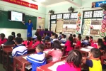 Ngoài sách giáo khoa, còn không ít lực cản khi thực hiện chương trình mới