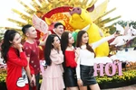Giới trẻ “điên đảo” trước những khuôn hình đẹp không tì vết tại Lễ hội hoa xuân 