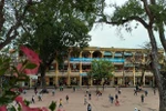 Bộ Giáo dục nên kiến nghị Chính phủ lùi lộ trình áp dụng học phí mới