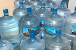 Trường Chu Văn An tự ý thay nước uống, học sinh đau bụng, phụ huynh kêu trời