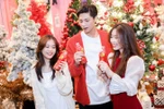 Người trẻ háo hức làm mát cơ thể để tươi tắn đón chờ năm mới may mắn