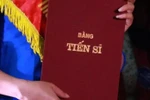 Cán bộ, công chức có cần học vị thạc sĩ, tiến sĩ?