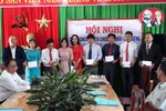 Thầy giáo Trần Sỹ Nguyên vừa dạy vừa học từ học trò