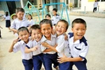 Hãy để cho trẻ được hưởng 3 tháng hè, đừng bắt đi học nữa