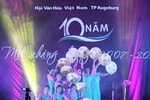 Hương Việt nơi xa xứ