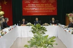 Đấu tranh chống các trào lưu phủ nhận giá trị Tuyên ngôn Đảng Cộng sản