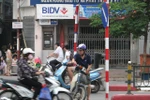 VIDEO: Thót tim với những kiểu vi phạm GT ở cầu cạn Thái Hà - Láng Hạ