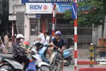 VIDEO: Thót tim với những kiểu vi phạm GT ở cầu cạn Thái Hà - Láng Hạ
