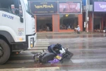 Vụ tai nạn trên QL 2: Xe ô tô cán nát đùi, nạn nhân nguy kịch