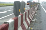 Các taluy chắn lóa trên đường cao tốc Pháp Vân-Cầu Giẽ bị hư hỏng nặng