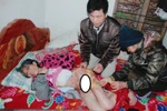 Ôsin bị tra tấn: Chồng bà chủ cũng 'hoảng' khi nhìn vết bỏng