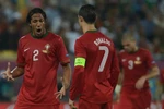 Ronaldo lách luật, tự bầu cho mình vẫn thua Messi