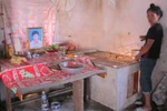 Cha mẹ thờ trăn vì tin hồn con trai mới mất nhập vào