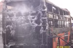 Nghệ An: Xe khách bốc cháy kinh hoàng tại Quốc lộ 1A