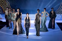 Dòng chảy thời gian được kể lại bằng ngôn ngữ thời trang của sinh viên Trường ĐH Kiến trúc Hà Nội