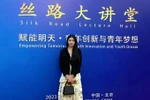 Nữ sinh Hải Phòng chia sẻ bí quyết giành học bổng thạc sĩ "trái ngành"