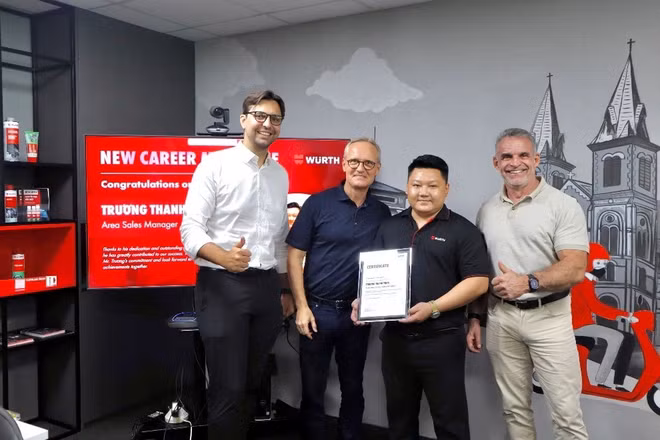 Từng tạm dừng học nhập ngũ, hành trình cựu sinh viên IUH trở thành Quản lý của doanh nghiệp quốc tế