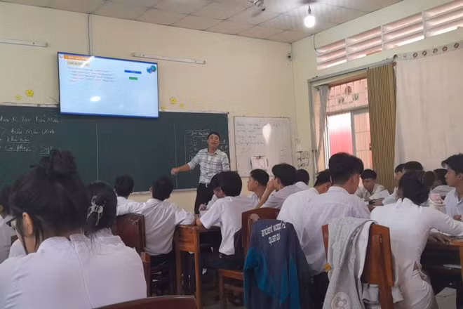 Thi tốt nghiệp THPT: Giáo viên "mách" bí quyết ôn tập hiệu quả, tránh mất điểm câu dễ môn Tin học