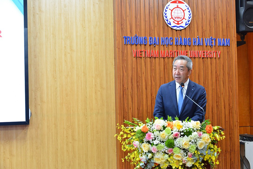 Ông Kazuma Yamanaka - Chủ tịch Công ty NS United Kaiun Kaisha phát biểu tại Lễ bàn giao Hệ thống mô phỏng buồng máy. Ảnh: NTCC