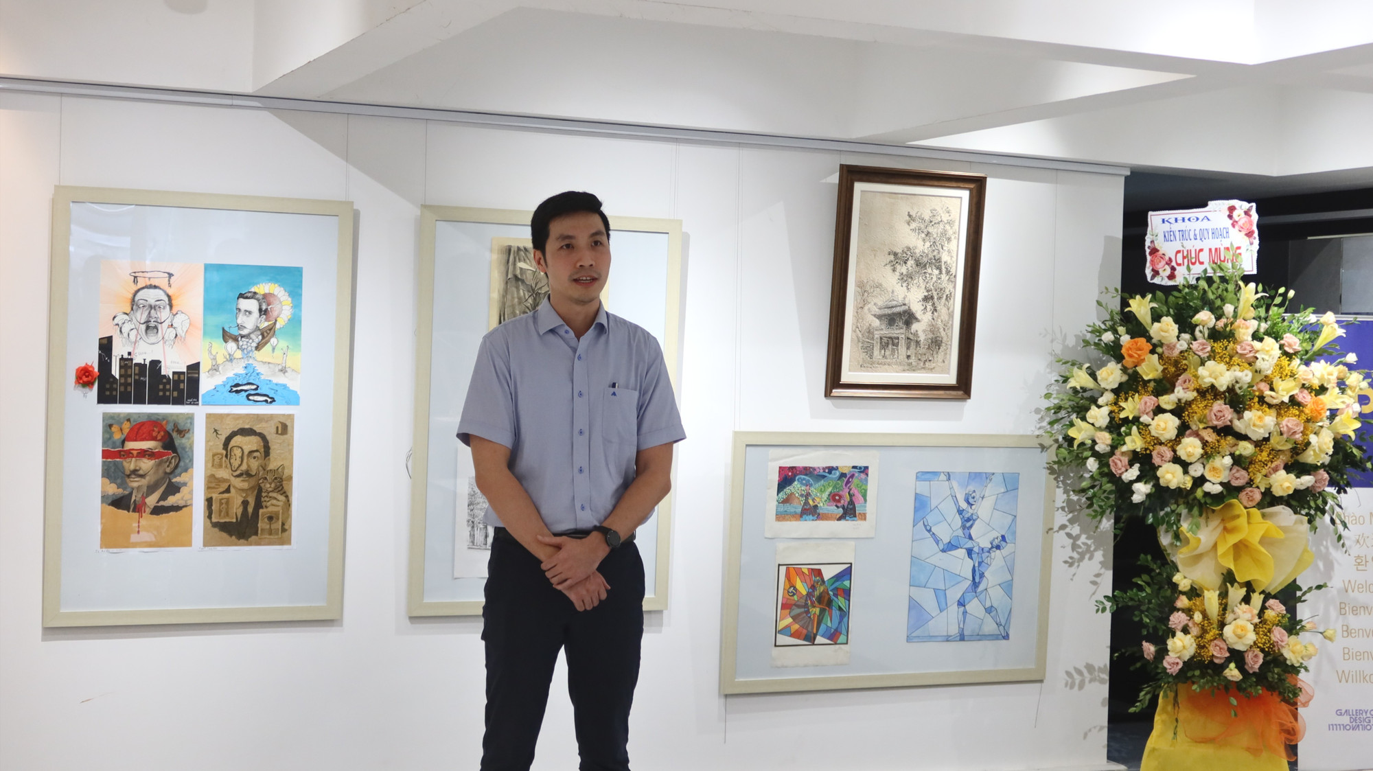 Tiến sĩ Nguyễn Tuấn Anh – Trưởng Phòng Quản lý đào tạo, Trường Đại học Xây dựng Hà Nội phát biểu tại triển lãm. Ảnh: Lưu Diễm. img-0679-1936.jpg