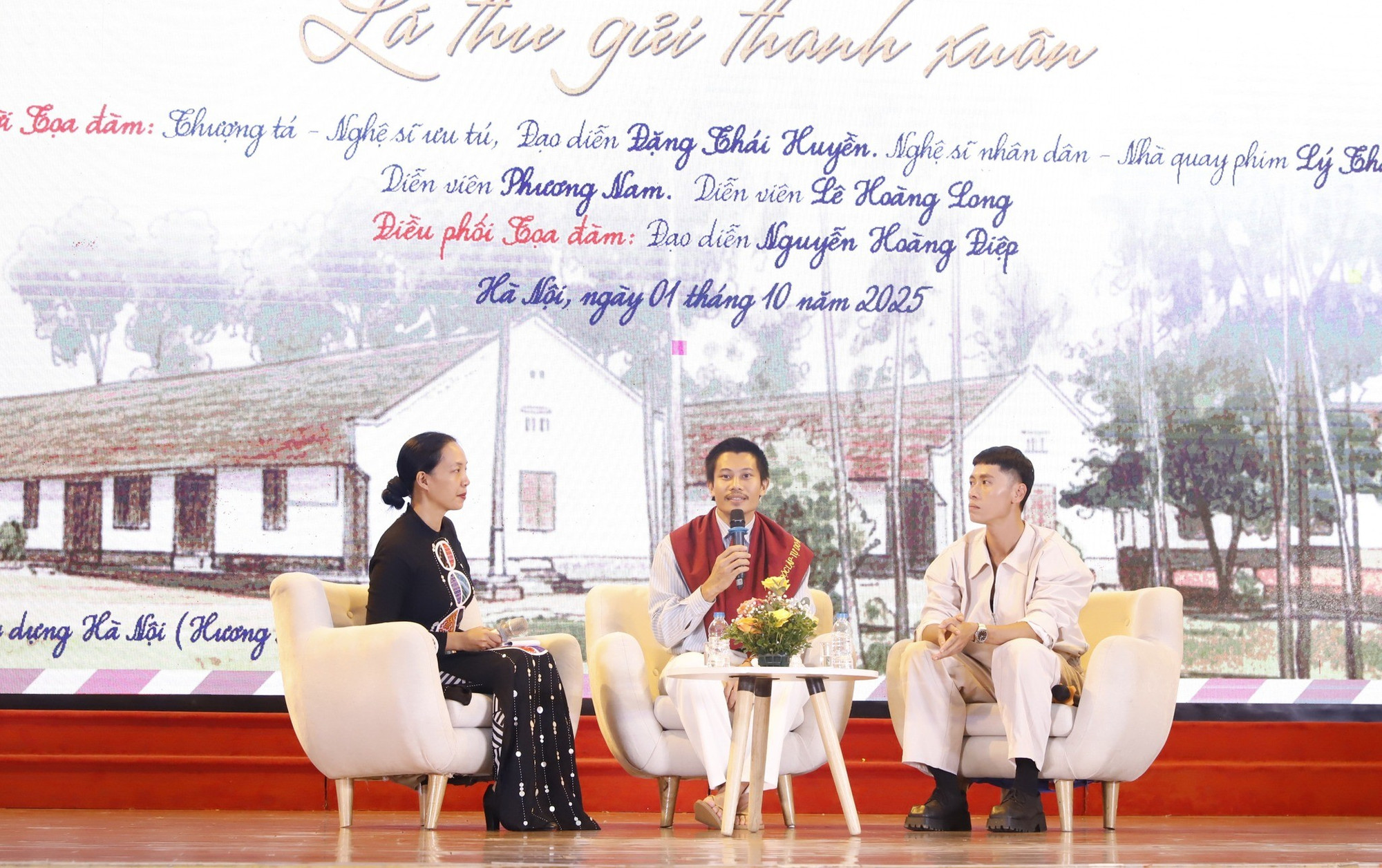 Diễn viên Nguyễn Phương Nam; Diễn viên Lê Hoàng Long và Đạo diễn Nguyễn Hoàng Điệp trao đổi tại toạ đàm. 556878982-1238770851608279-5897513594466403130-n.jpg