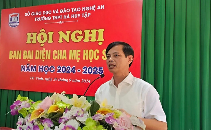 Thầy Cao Thanh Bảo - Hiệu trưởng Trường Trung học phổ thông Hà Huy Tập (Nghệ An). Ảnh: website nhà trường. snapedit-1751794207794.jpg