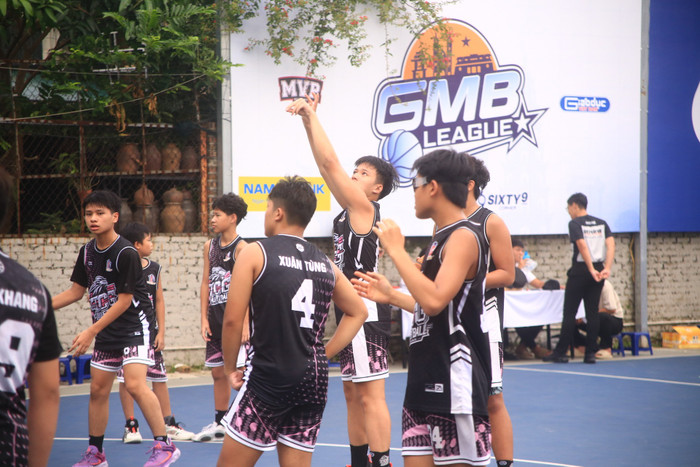 Đội U15 nam Trương Công Giai cho thấy sự quyết tâm cao độ trong từng trận đấu. img-7333.jpg