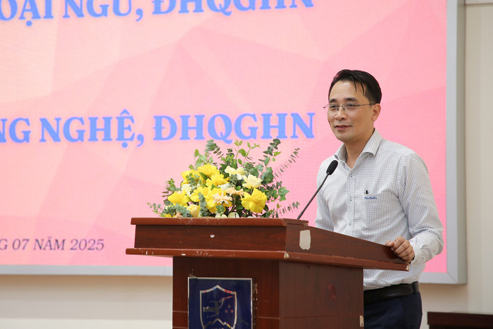 Giáo sư, Tiến sĩ Chử Đức Trình - Hiệu trưởng Trường Đại học Công nghệ, Đại học Quốc gia Hà Nội. Ảnh: website nhà trường 526618868-1211717517422392-2244565605727157193-n.jpg