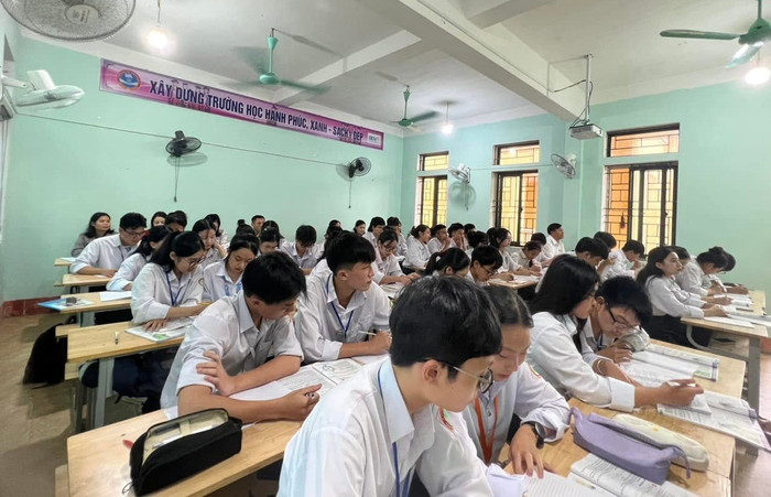 Một tiết học của học sinh trường Trung học phổ thông Kỳ Anh (Hà Tĩnh). Ảnh: website nhà trường. 473801354-937087618523303-6117799443974743719-n-1.jpg
