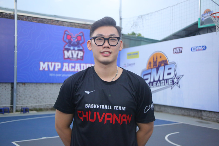 Huấn luyện viên Đỗ Thái Bình Dương của đội U15 nam Chu Văn An. fm5a4390.jpg