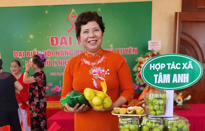 Bà Đào Thị Lương - Giám đốc Hợp tác xã Sản xuất kinh doanh rau, củ, quả an toàn, du lịch làng nghề sinh thái Tâm Anh (xã Phú Xuyên, thành phố Hà Nội). Ảnh: NVCC snapedit-1758168905844.jpg