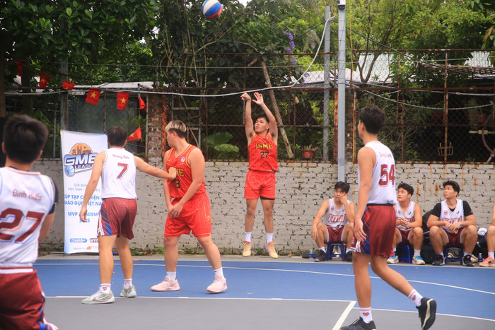 Đội ISME giành chiến thắng kịch tính trước đội TMU. img-7825.jpg