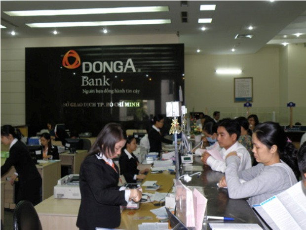 DongAbank từng bị cấm mở chi nhánh trên phạm vi toàn quốc trong vòng 1 năm. DongAbank từng bị cấm mở chi nhánh trên phạm vi toàn quốc trong vòng 1 năm.