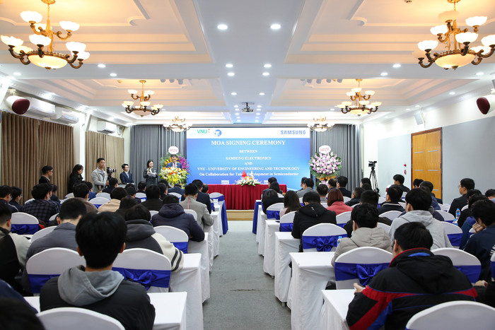 Toàn cảnh buổi lễ. Toàn cảnh buổi lễ.