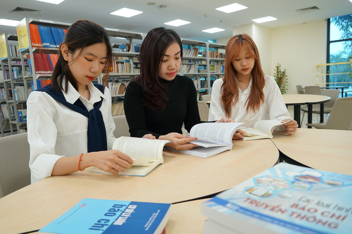 Hiện nay, ở nước ta, tỷ lệ trường đại học công lập là nhiều so với trường đại học ngoài công lập. Ảnh minh họa: Phương Linh Hiện nay, ở nước ta, tỷ lệ trường đại học công lập là nhiều so với trường đại học ngoài công lập. Ảnh minh họa: Phương Linh