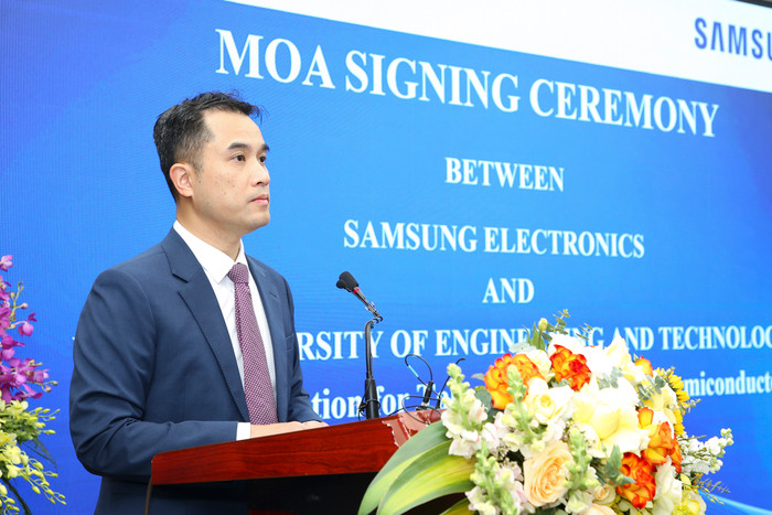 Phó Giáo sư, Tiến sĩ Phạm Bảo Sơn phát biểu tại buổi lễ. Phó Giáo sư, Tiến sĩ Phạm Bảo Sơn phát biểu tại buổi lễ.