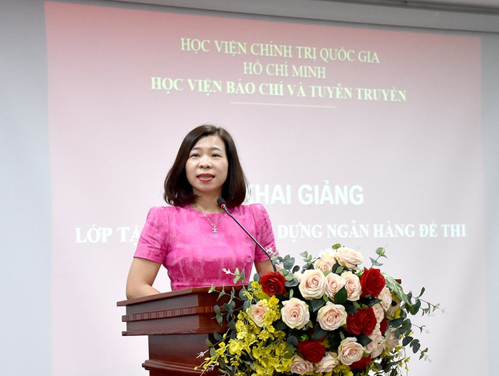 Phó Giáo sư, Tiến sĩ Nguyễn Thị Trường Giang - Thường vụ Đảng uỷ, Phó Giám đốc Học viện Báo chí và Tuyên truyền. Ảnh: website nhà trường Phó Giáo sư, Tiến sĩ Nguyễn Thị Trường Giang - Thường vụ Đảng uỷ, Phó Giám đốc Học viện Báo chí và Tuyên truyền. Ảnh: website nhà trường