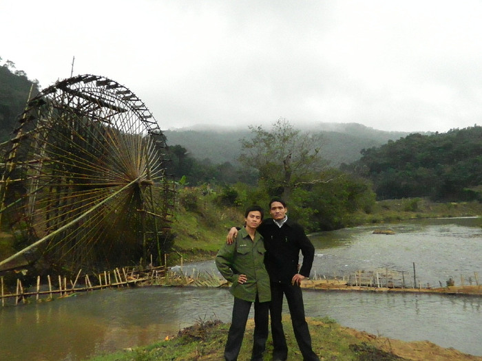 Những kẻ thích đi phượt chụp tại guồng nước ở Lang Chánh ( Thanh Hóa) Những kẻ thích đi phượt chụp tại guồng nước ở Lang Chánh ( Thanh Hóa)