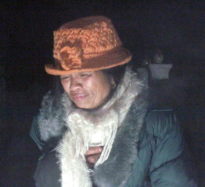 Cô Nhì – con gái cụ Hạnh khóc nức nở khi nhìn thi hài cha.