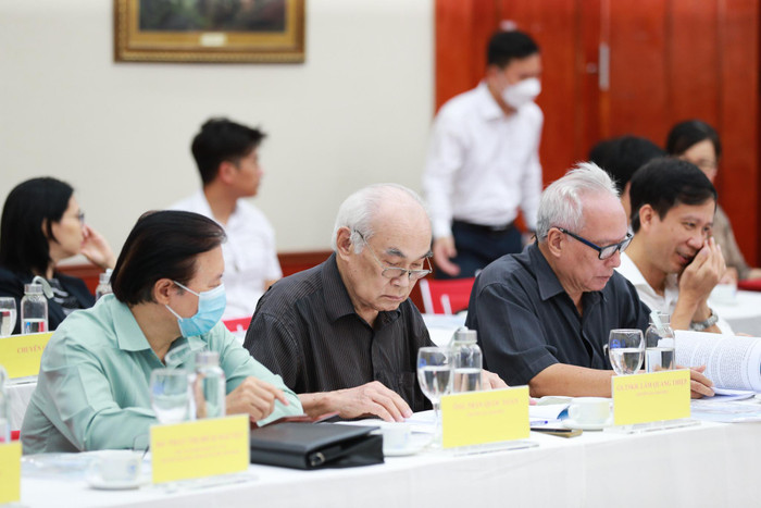 Hội thảo đã trao đổi, thảo luận và đánh giá thực tiễn việc thực hiện chính sách, pháp luật liên quan đến tổ chức và hoạt động của mô hình đại học trong hệ thống giáo dục quốc dân. (Ảnh: VNU)