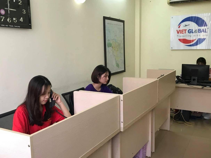 Được trải nghiệm nhiều tại các doanh nghiệp, Lê Thị Huế đã được học các nghiệp vụ như điều hành khách sạn, sale tour, hướng dẫn viên du lịch,... (Ảnh: NVCC)