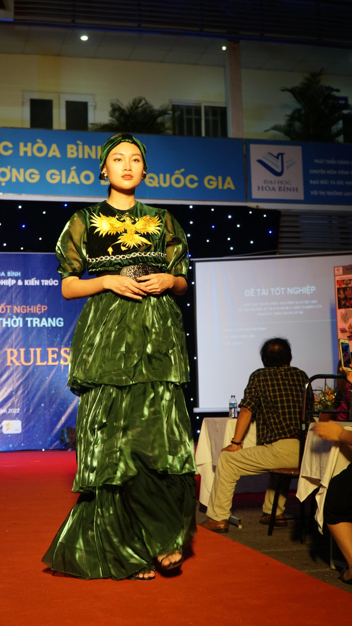 Bộ sưu tập của sinh viên Nguyễn Trà My. (Ảnh: Phạm Minh)