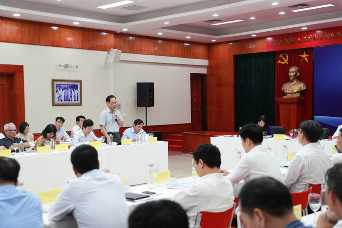 Thứ trưởng Hoàng Minh Sơn cho rằng, mô hình tổ chức hoạt động nào thì các đại học cũng bảo đảm quyền tự chủ gắn với trách nhiệm xã hội. (Ảnh: VNU)