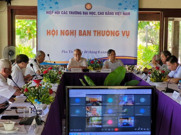 Hội nghị Ban thường vụ Hiệp hội lần thứ 3, nhiệm kỳ II (2020 - 2025) được tổ chức trực tiếp tại Phú Yên kết hợp với hình thức trực tuyến. Hội nghị Ban thường vụ Hiệp hội lần thứ 3, nhiệm kỳ II (2020 - 2025) được tổ chức trực tiếp tại Phú Yên kết hợp với hình thức trực tuyến.