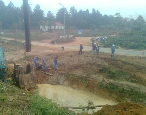 Dự kiến khoảng 70.000 hộ dân sẽ thiếu nước sinh hoạt cho tới khi sự cố được khắc phục hoàn toàn.