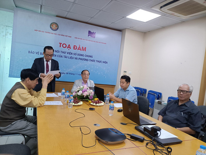 Ông Phạm Ngọc Lan - Trưởng Ban Hỗ trợ Câu lạc bộ Khối trường công bố chương trình tọa đàm. (Ảnh: NP) Ông Phạm Ngọc Lan - Trưởng Ban Hỗ trợ Câu lạc bộ Khối trường công bố chương trình tọa đàm. (Ảnh: NP)